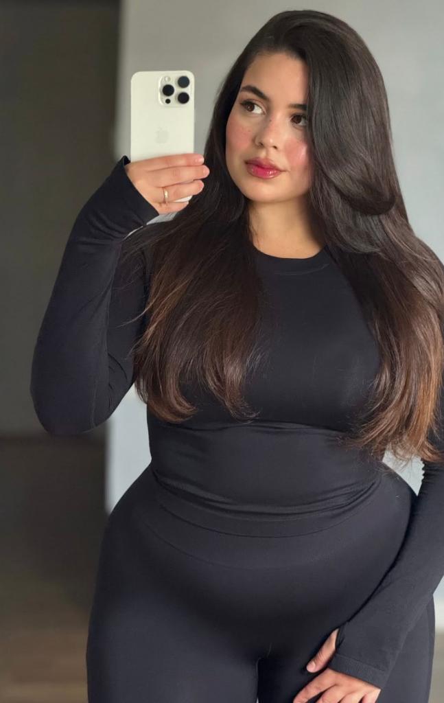 742018247: Chica busca chico en Sevilla