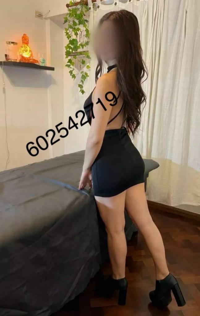 602542719: Chica busca chico en Barcelona