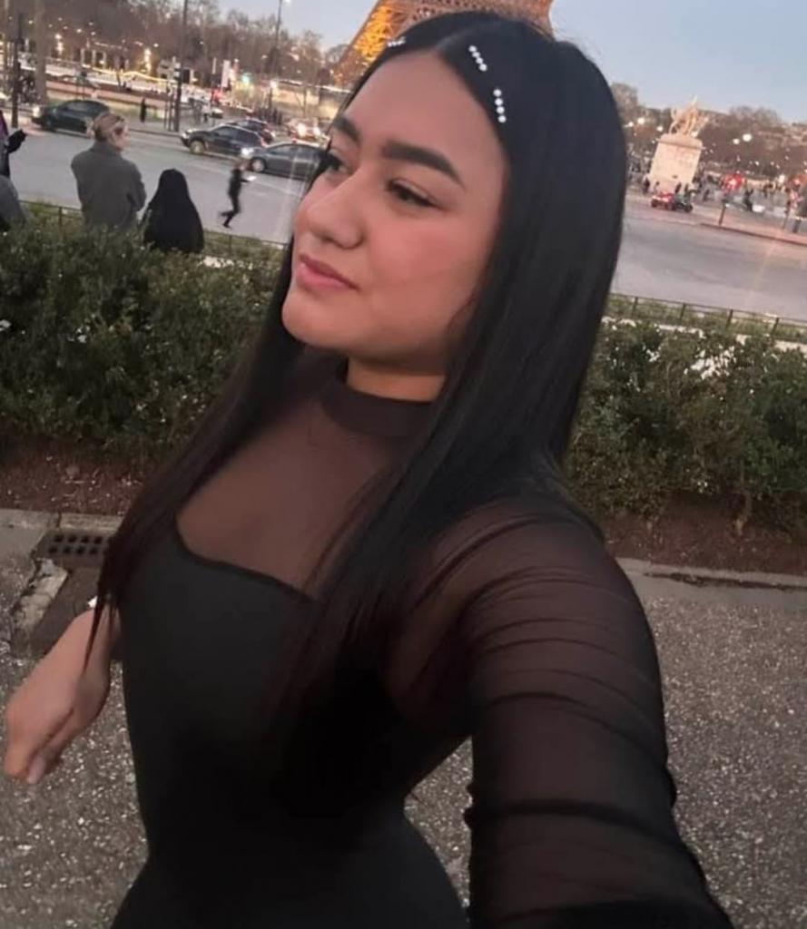 611354034: Chica busca chico en Gerona