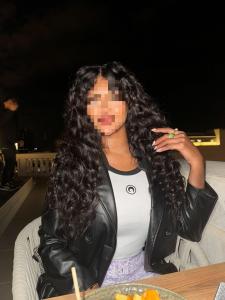 685225753: Chica busca chico en Barcelona