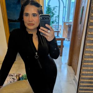 697638299: Chica busca chico en Málaga