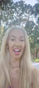 665934141: Chica busca chico en Sevilla