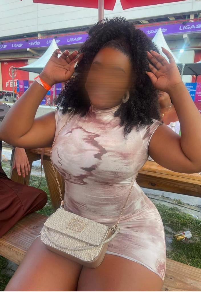 Chica busca chico en Cádiz: 