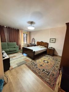 633619242:  en León