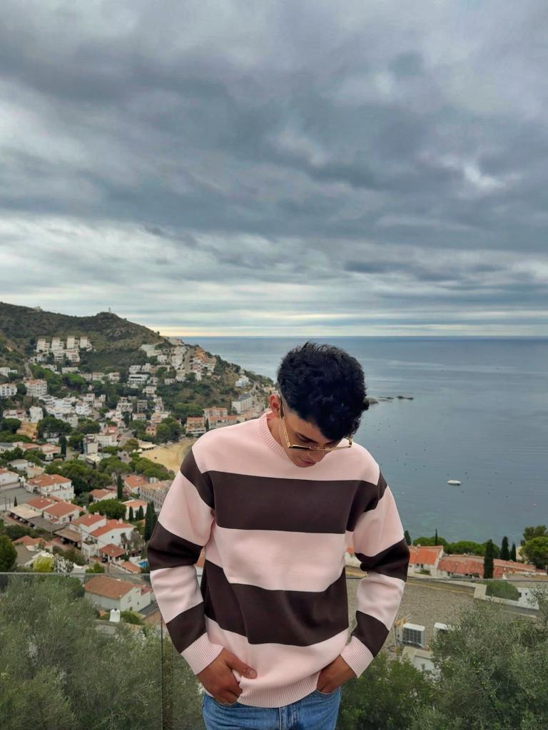 698461472: Chico busca chica en Barcelona