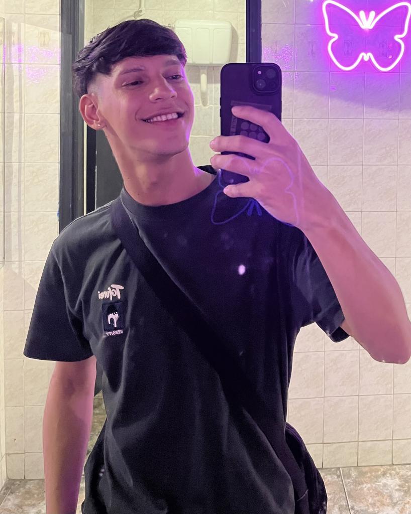 674344545: Chico busca chica en Málaga