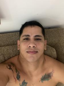 613637662: Chico busca chica en Valencia