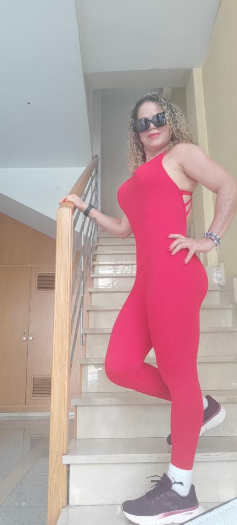 653980398: Chica busca chico en Orense