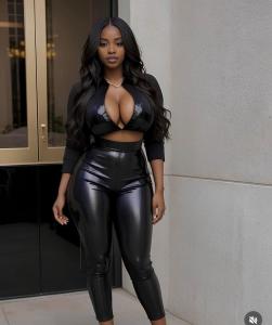 641635070: Chica busca chico en Cantabria