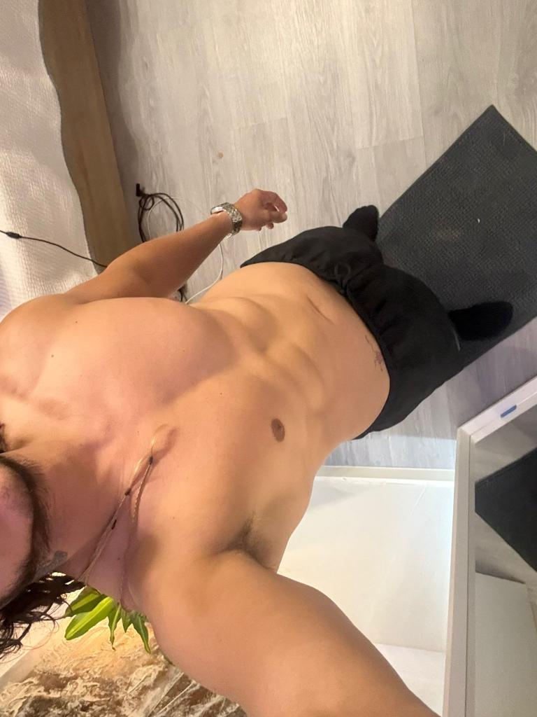 613878323: Chico busca chica en Valladolid