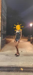 692964063: Chica busca chico en Madrid