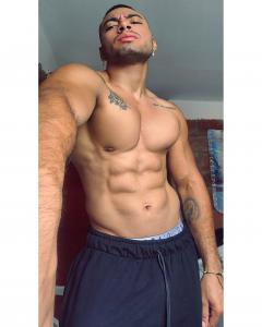 672248547: Chico busca chica en Barcelona