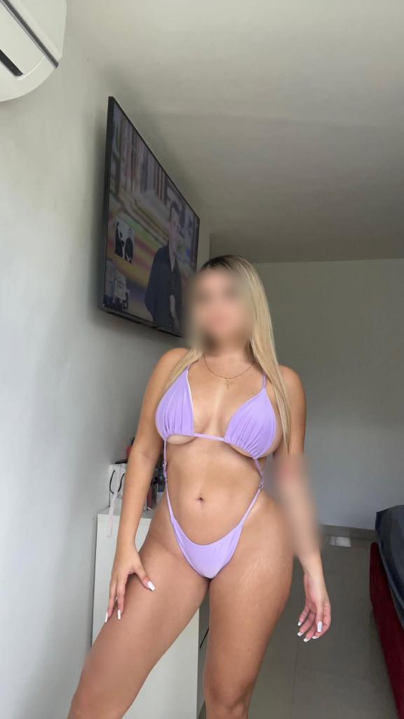 665482217: Chica busca chico en La Coruña