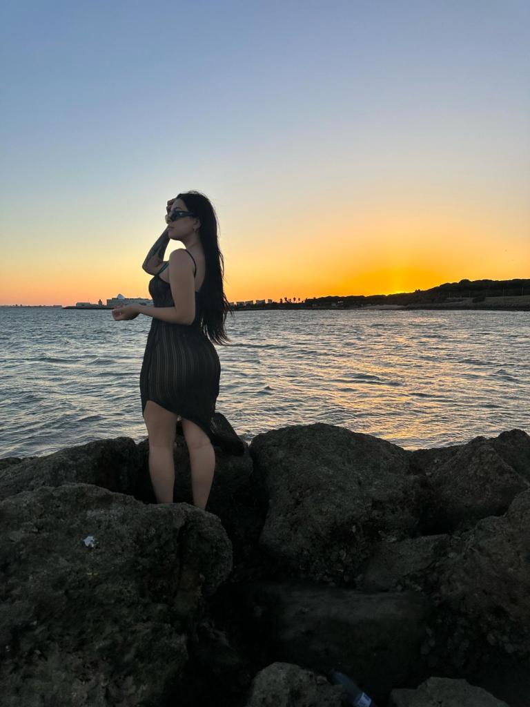 642734101: Chica busca chico en La Coruña