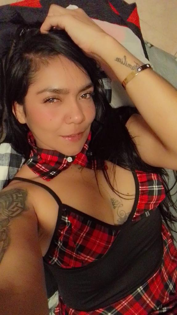 603981547: Chica busca chico en Barcelona