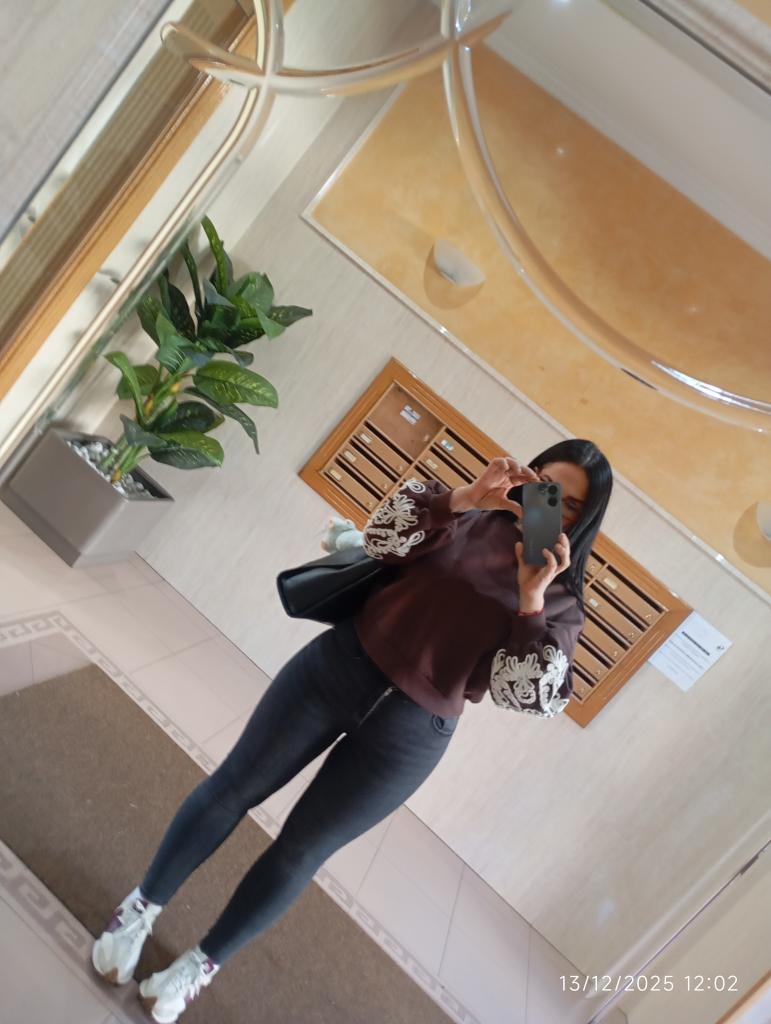 643037564: Chica busca chico en Lugo