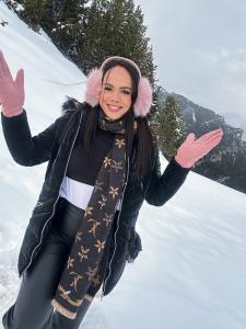 602697054: Chica busca chico en Gerona