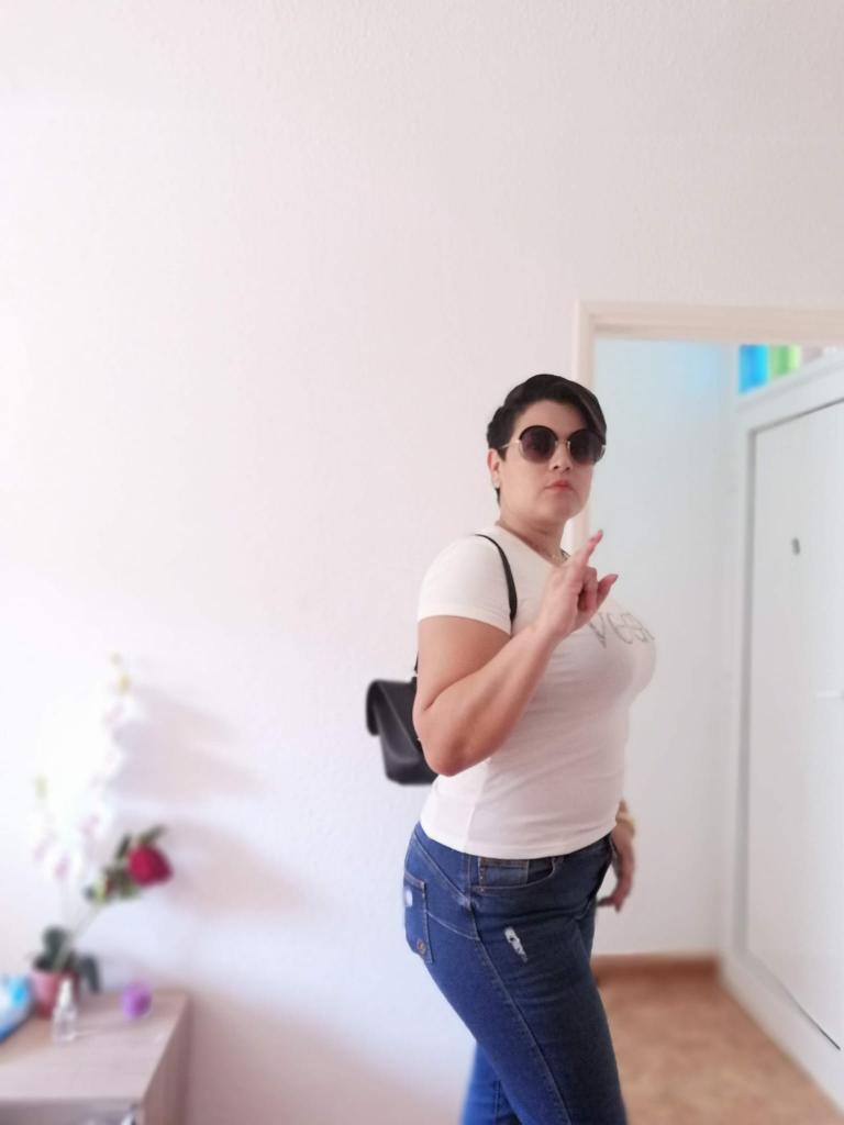 Chica busca chico en Tenerife: Chica busca chico