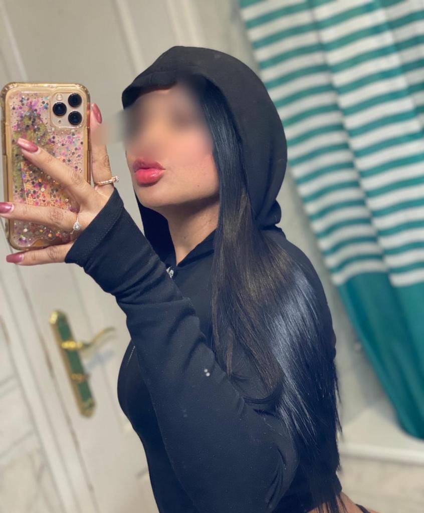 Chica busca chico en Alicante: Chica busca chico