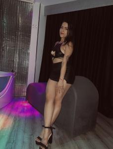 643498750: Chica busca chico en Alicante