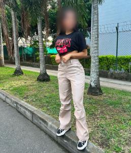 643108112: Chica busca chico en Granada