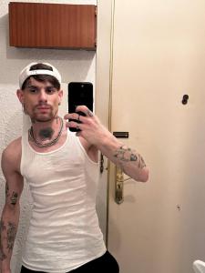 674892614: Chico busca chica en Barcelona