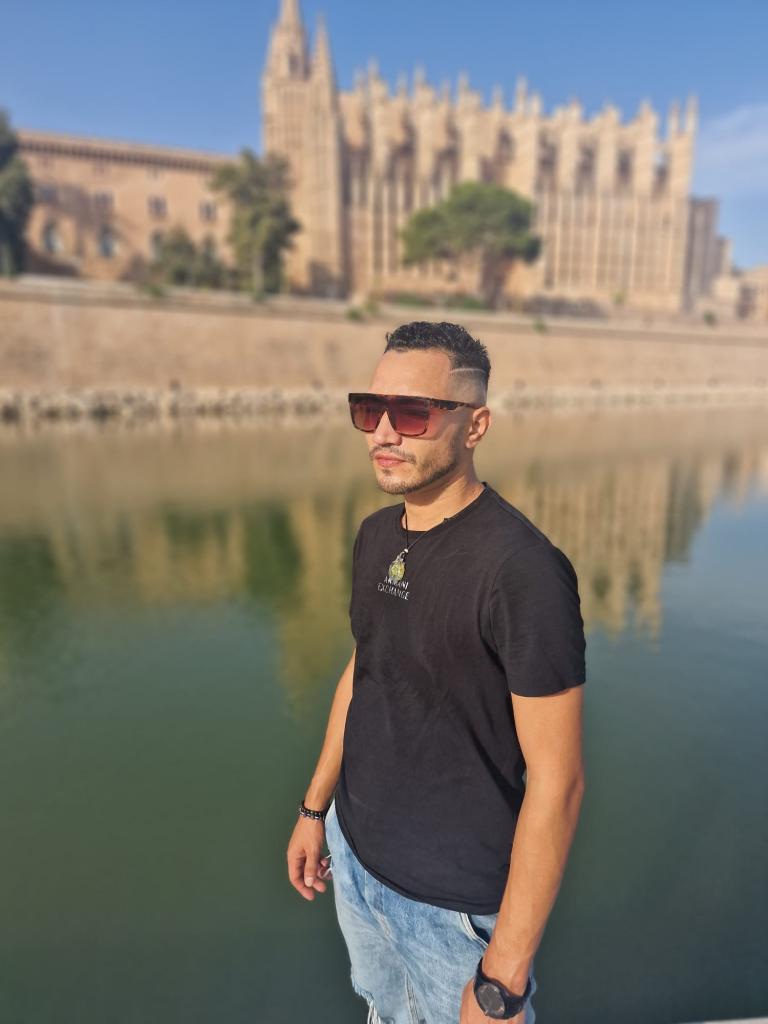 Chico busca chica en Barcelona: 