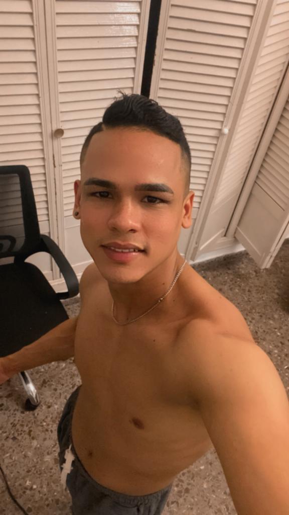 661113241: Chico busca chica en Murcia