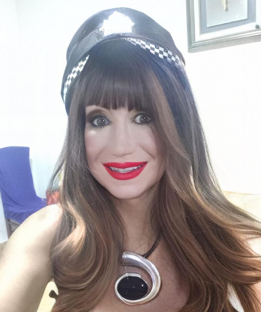 614170168: Travesti en Valencia