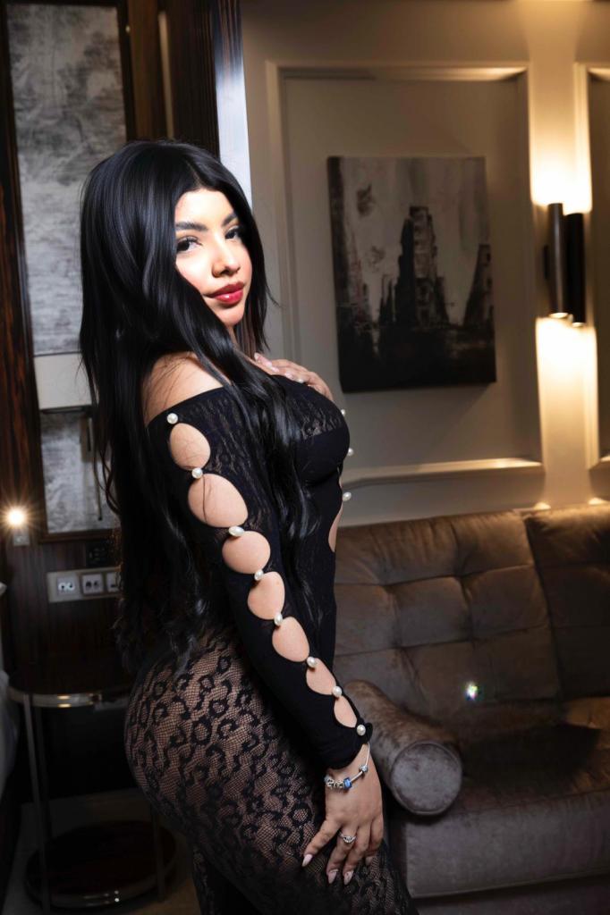 680366967: Chica busca chico en Madrid