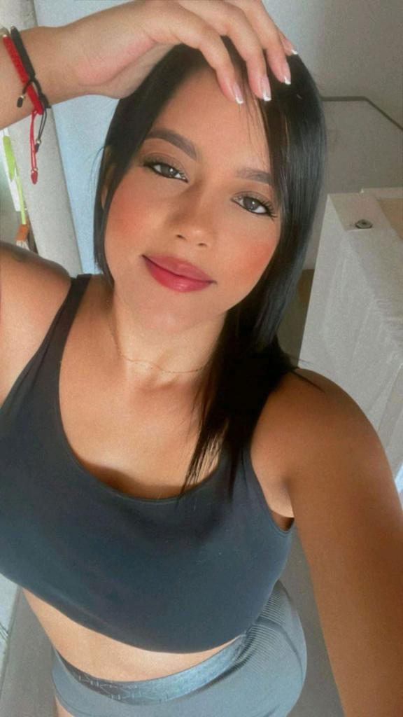 610894947: Chica busca chico en Madrid