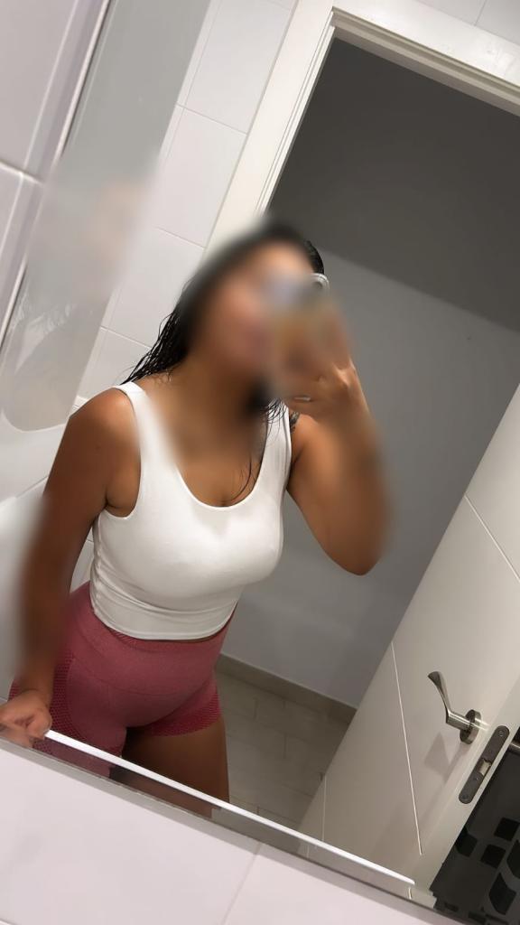 Chica busca chico en Sevilla: Chica busca chico