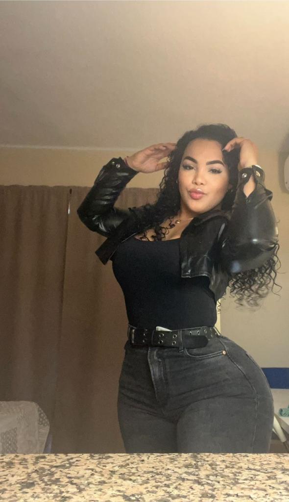 Chica busca chico en Granada: Chica busca chico