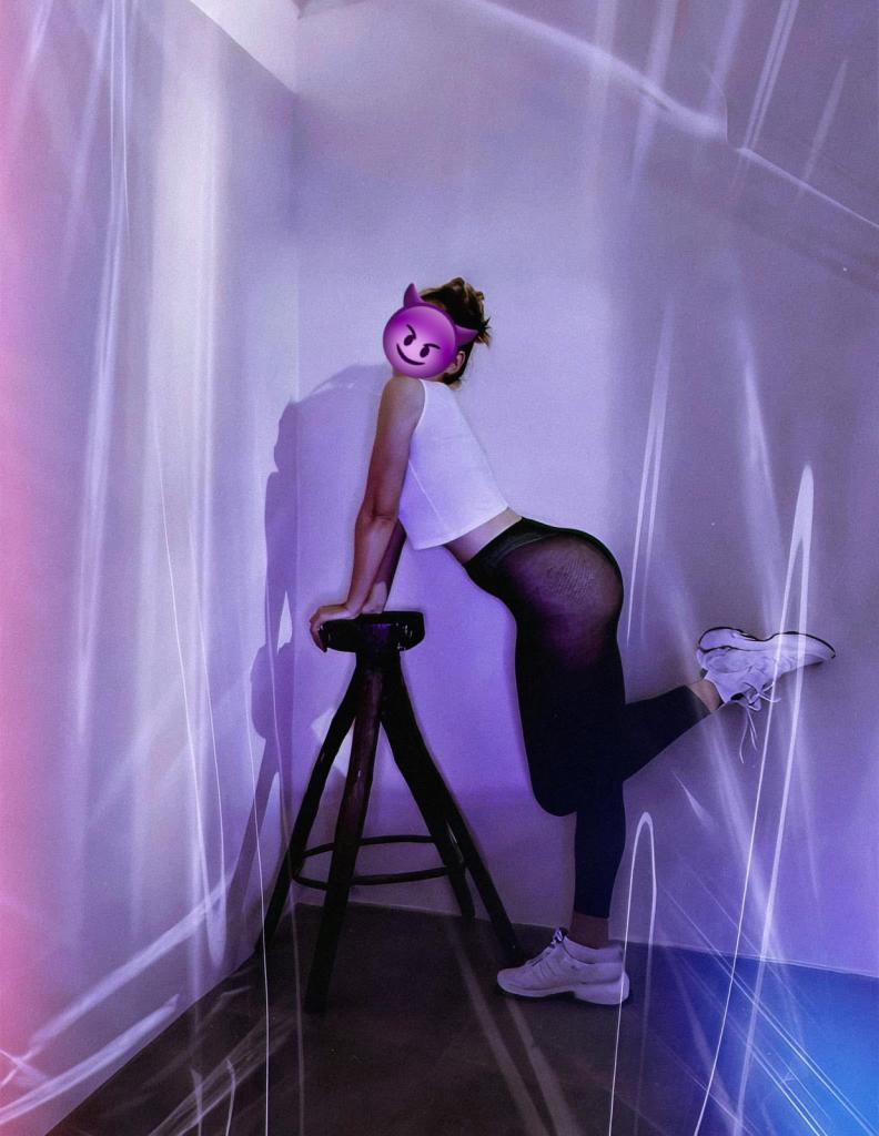 Chica busca chico en Ibiza: 