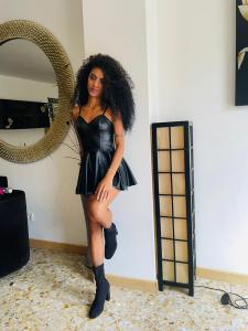 647163074: Chica busca chico en Málaga