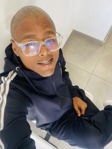 669065917: Chico busca chica en Barcelona