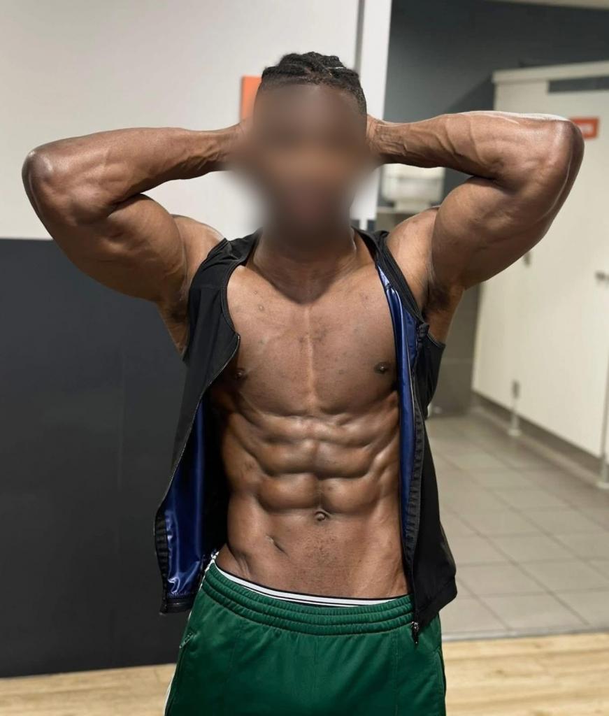 Chico busca chica en Sevilla: 