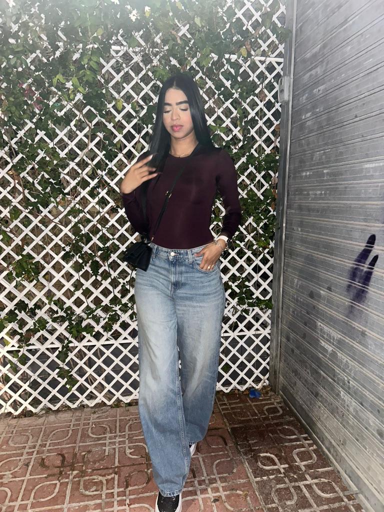 624425314: Chica busca chico en Barcelona