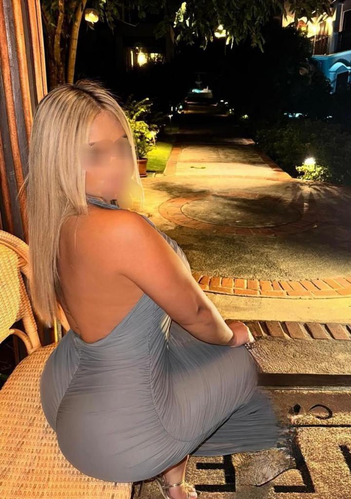 613773869: Chica busca chico en Cádiz