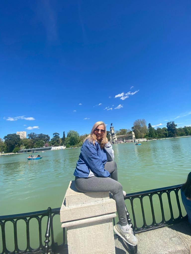 655778197: Chica busca chico en Ibiza