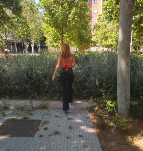 698503881: Chica busca chico en Madrid