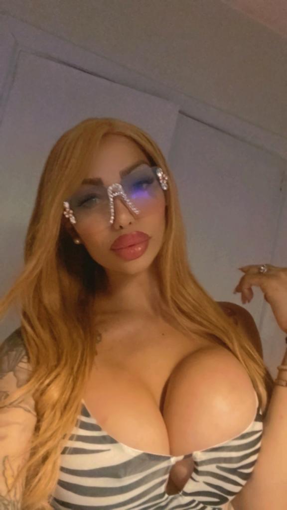 670839196: Chica busca chico en Barcelona