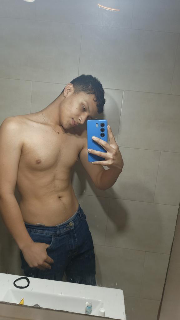 Chico busca chica en Sevilla: 