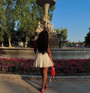 604162349: Chica busca chico en Pontevedra