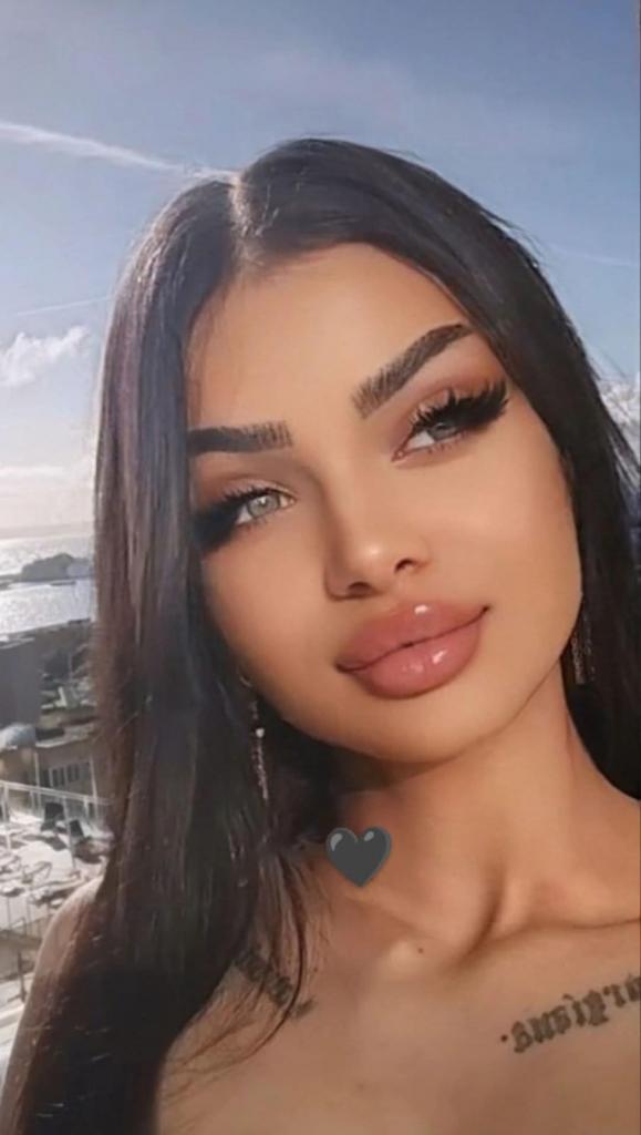 672978270: Chica busca chico en Mallorca