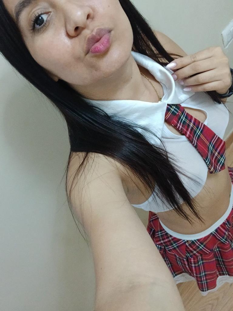 697731428: Chica busca chico en Cádiz