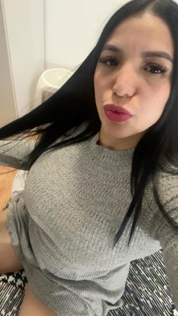 670828249: Chica busca chico en Castellón