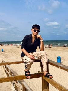 662089415: Chico busca chica en Valencia