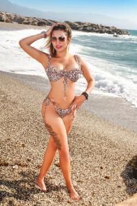 695755427: Chica busca chico en Málaga