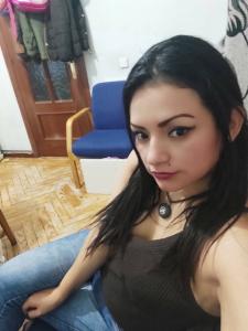 614910905: Chica busca chico en Madrid